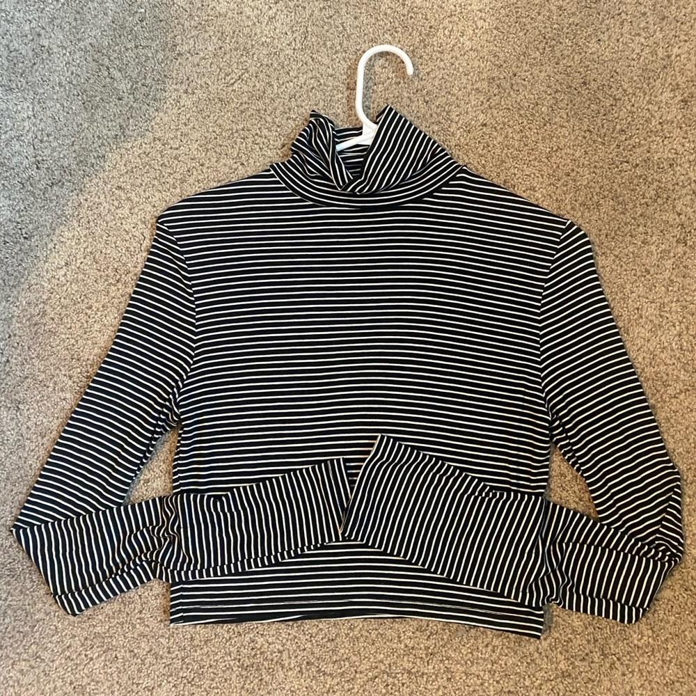 Urban thin cotton stripped turtle neck, black and white, size xs